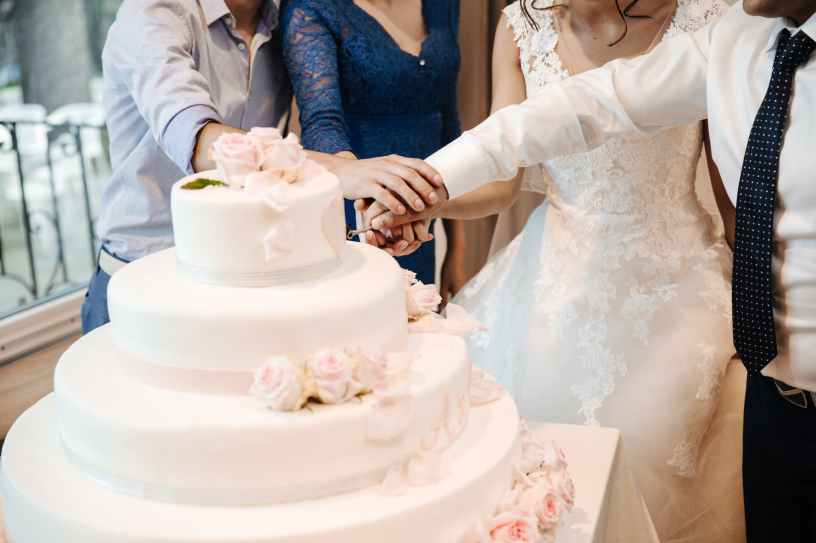 How to Pick the Perfect Wedding Cake